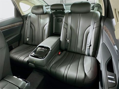 New 2025 Genesis G80 2.5T Advanced image 11