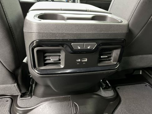 Used 2024 GMC Sierra 1500 AT4 w/ Technology Package AWD/4WD image 14