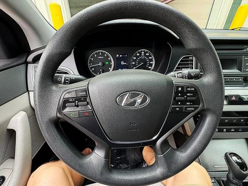 Used 2015 Hyundai Sonata SE FWD image 32