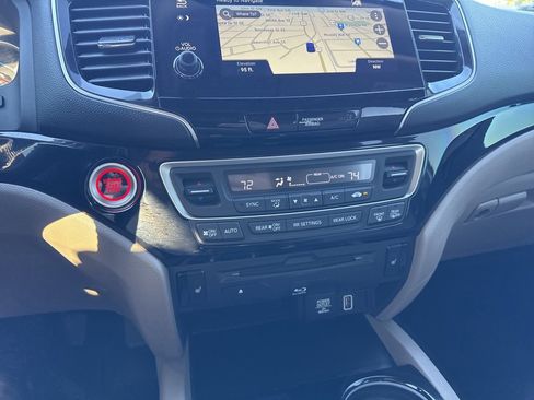 Used 2019 Honda Pilot Touring image 18