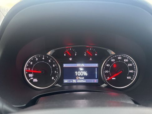 Used 2024 GMC Terrain SLT image 22