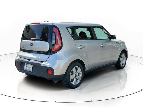 Used 2018 Kia Soul FWD image 6