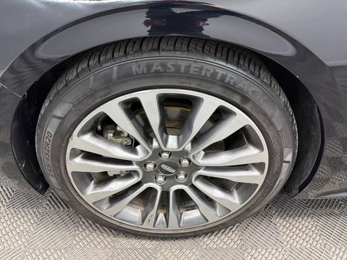 Used 2017 Lincoln Continental Select AWD/4WD image 21