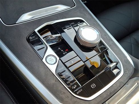 Used 2023 BMW X7 xDrive40i w/ Premium Package image 15