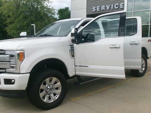 Used 2019 Ford F250 Platinum w/ Platinum Ultimate Package image 10