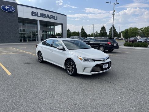 Used 2016 Toyota Avalon XLE FWD image 12