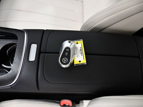 Used 2024 Mercedes-Benz E 350 4MATIC Sedan image 23