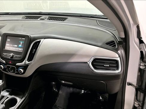 Used 2018 Chevrolet Equinox LS image 28