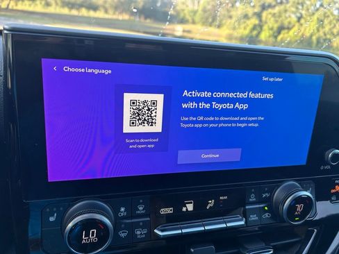 Certified 2023 Toyota Highlander XLE image 23