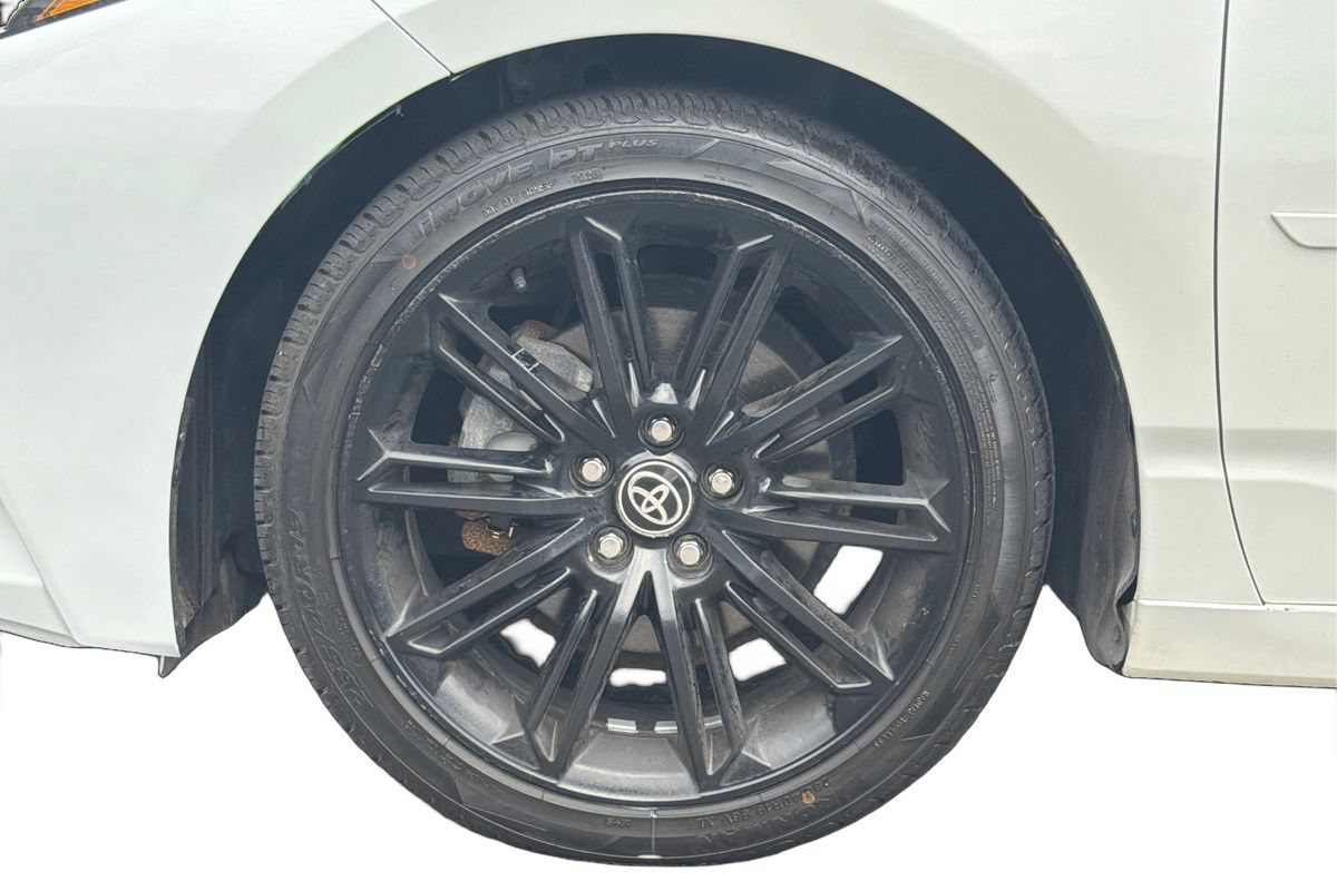 Used 2022 Toyota Avalon XSE FWD image 26