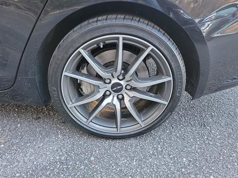 Used 2025 Genesis G70 2.5T image 25