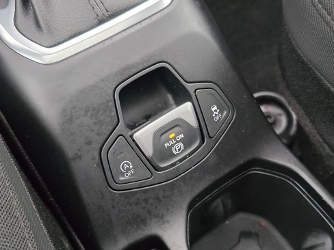 Used 2023 Jeep Renegade Altitude w/ Sun/Sound Group image 34