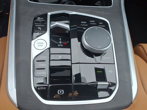 Used 2026 BMW X5 xDrive50e w/ M Sport Package image 30