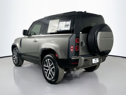 Certified 2025 Land Rover Defender 90 X-Dynamic SE image 5