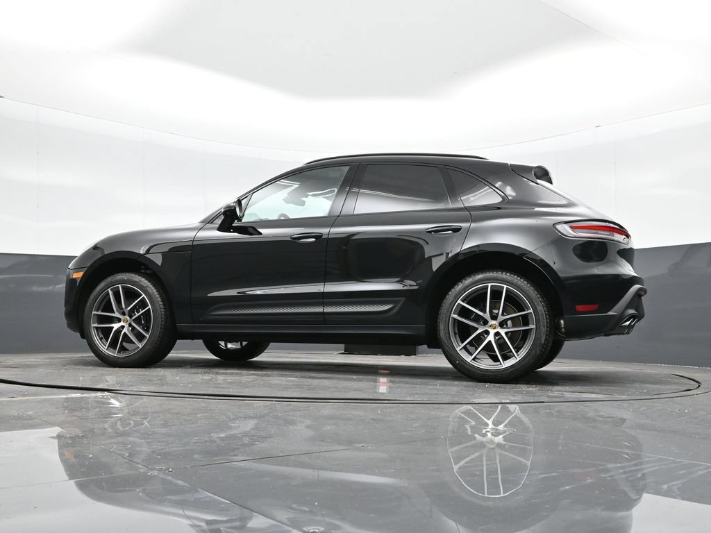 Certified 2026 Porsche Macan AWD/4WD image 35