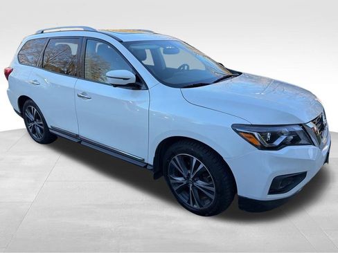 Used 2018 Nissan Pathfinder Platinum image 15