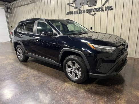 Used 2022 Toyota RAV4 XLE image 6