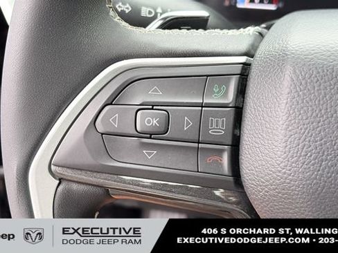 Used 2023 Jeep Grand Cherokee Altitude AWD/4WD image 13