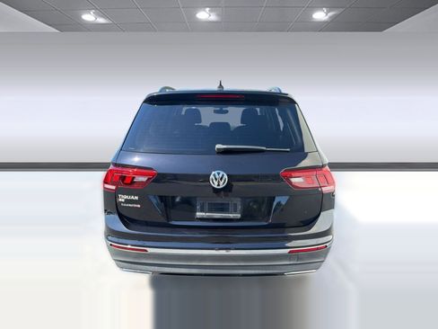 Used 2021 Volkswagen Tiguan SE w/ Panoramic Sunroof Package FWD image 10