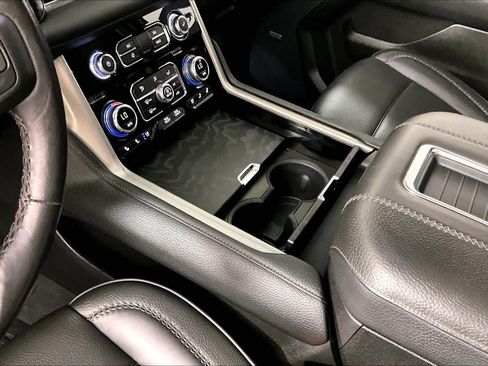 Used 2021 GMC Yukon Denali w/ LPO, Illumination Package RWD image 16