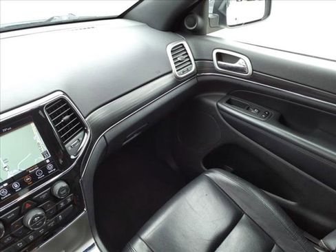 Used 2022 Jeep Grand Cherokee Limited image 33