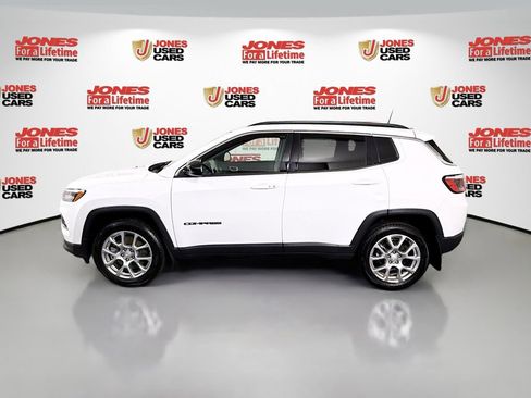 Used 2023 Jeep Compass Latitude w/ Sun and Sound Group image 13