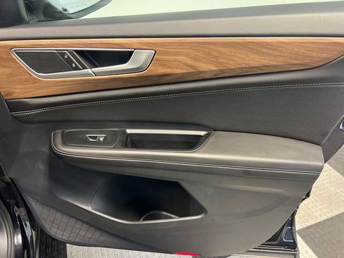 Certified 2025 Volkswagen Atlas SE image 13