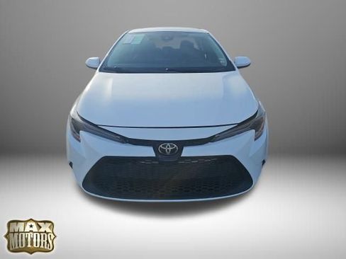 Used 2021 Toyota Corolla LE image 3