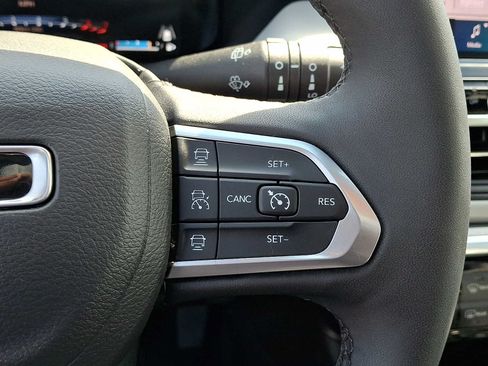 Certified 2025 Jeep Compass Limited w/ Elite Group AWD/4WD image 25