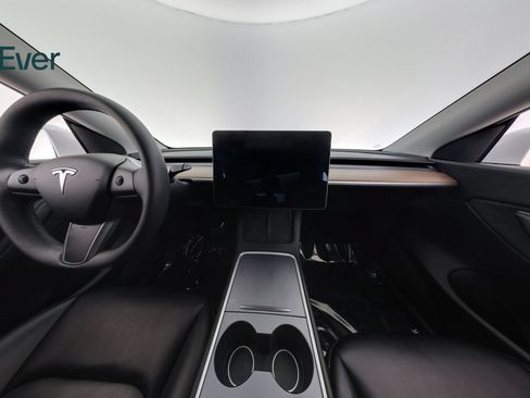 Used 2021 Tesla Model Y Long Range AWD/4WD image 26