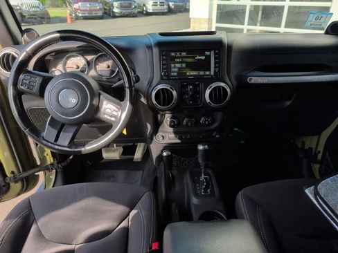 Used 2013 Jeep Wrangler Unlimited Sahara w/ Connectivity Group AWD/4WD image 11