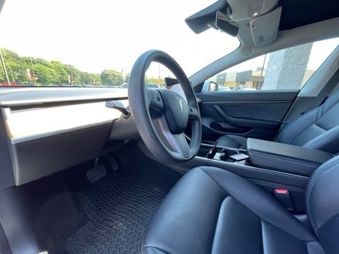 Used 2020 Tesla Model 3 Standard Range Plus RWD image 11