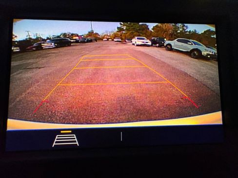 Used 2020 Chevrolet Equinox LS image 14