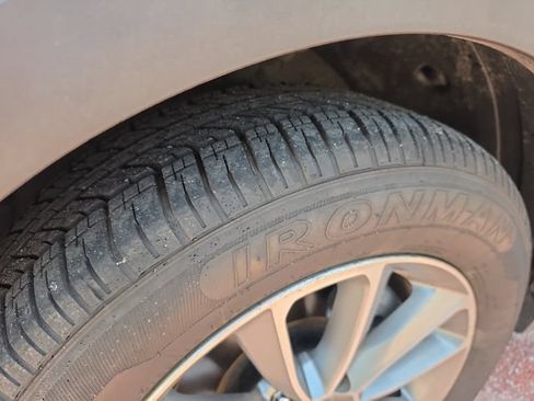Used 2018 Hyundai Santa Fe SE AWD/4WD image 24