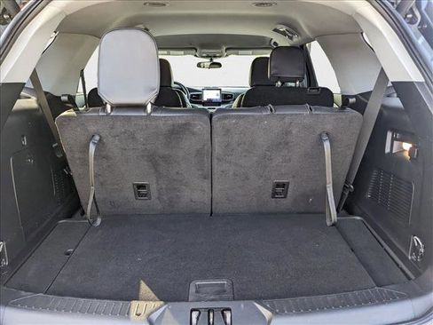 Used 2023 Ford Explorer XLT w/ Equipment Group 202A image 6