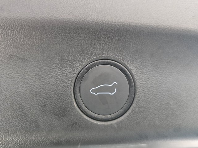 Used 2021 Tesla Model Y Long Range AWD/4WD image 25