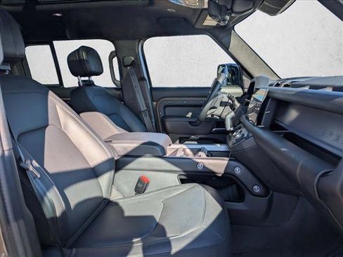 Certified 2025 Land Rover Defender 110 X image 22