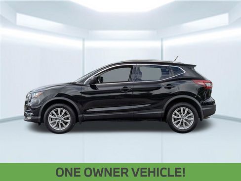 Used 2021 Nissan Rogue Sport SV FWD image 2