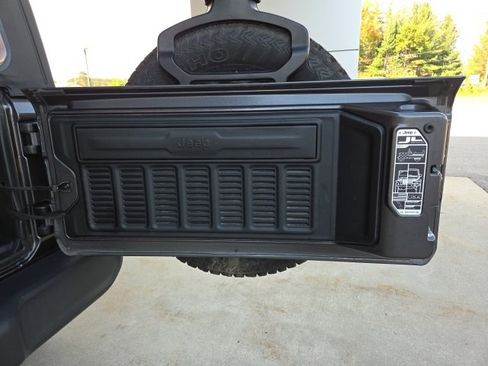 Used 2021 Jeep Wrangler Sport S image 96