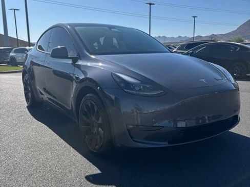 Used 2023 Tesla Model Y Long Range AWD/4WD image 3
