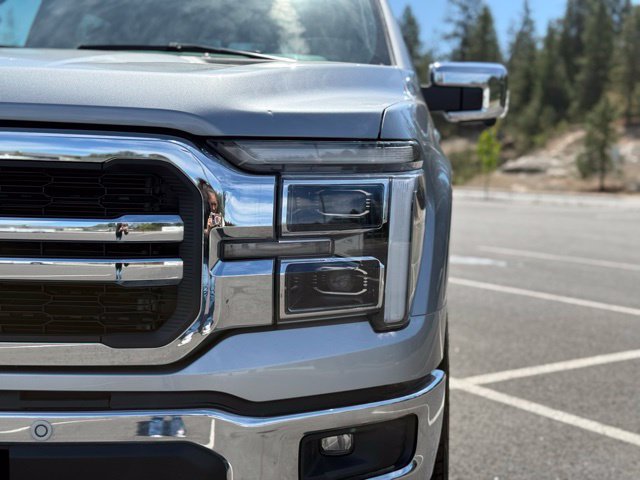 Used 2025 Ford F150 Lariat w/ Tow/Haul Package AWD/4WD image 9