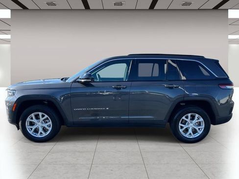 Used 2025 Jeep Grand Cherokee Limited AWD/4WD image 7