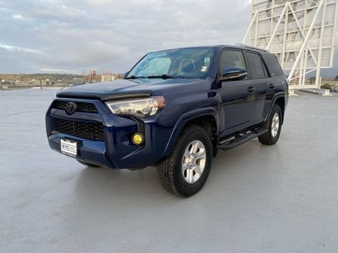 Used 2018 Toyota 4Runner SR5 Premium AWD/4WD image 4