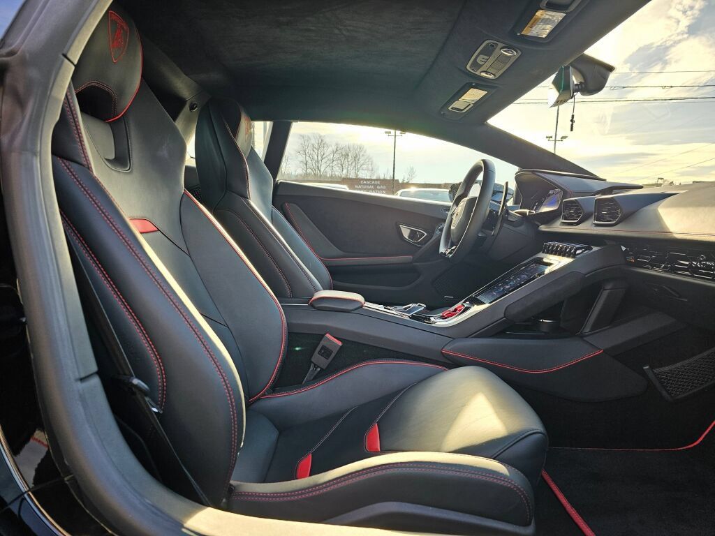 Used 2020 Lamborghini Huracan EVO AWD/4WD image 10