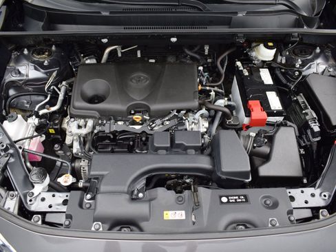 Used 2025 Toyota RAV4 XLE FWD image 9
