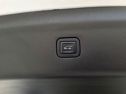 Used 2023 Buick Enclave Avenir w/ Avenir Technology Package AWD/4WD image 31