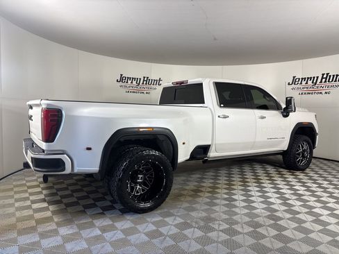Used 2024 GMC Sierra 3500 Denali Ultimate image 4