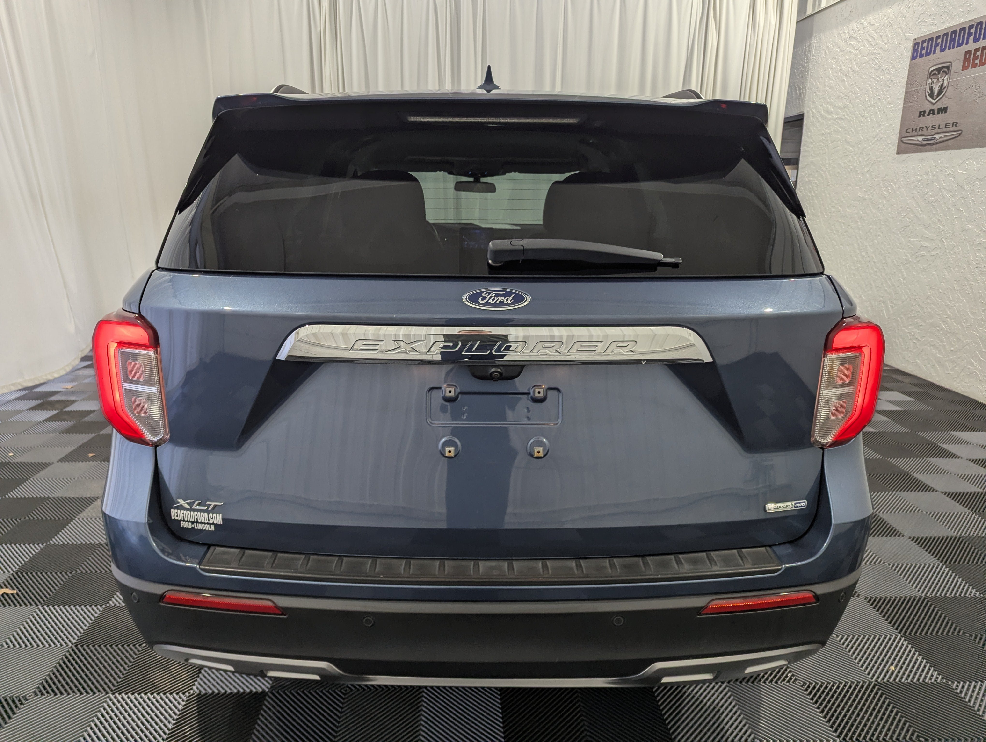 Used 2020 Ford Explorer XLT w/ Equipment Group 202A AWD/4WD image 8