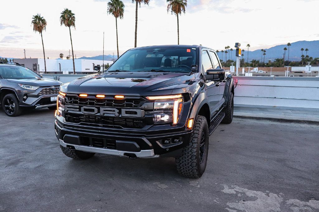 Used 2025 Ford F150 Raptor AWD/4WD image 4