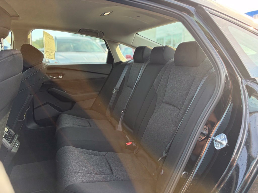 Used 2025 Honda Accord SE image 10